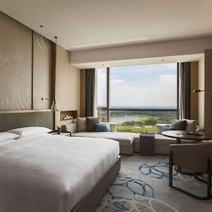 Deluxe Lake View King Room